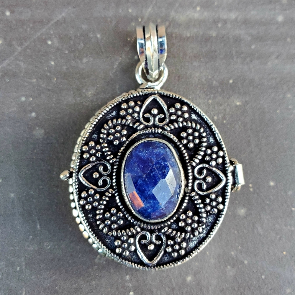 New Blue Sapphire 925 Silver Poison Pendant.